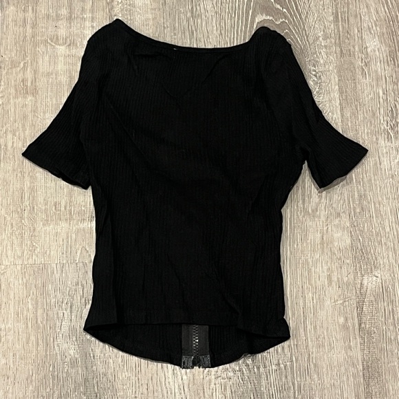 Black Ribbed Zip-Up Tee - Picture 5 of 6